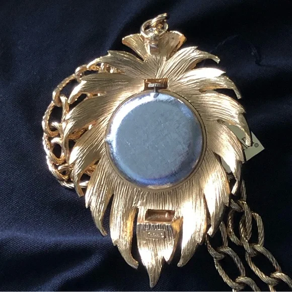 Vintage Trifari Lion Hidden Watch Necklace,  Original Tag, MINT - Picture 6 of 13